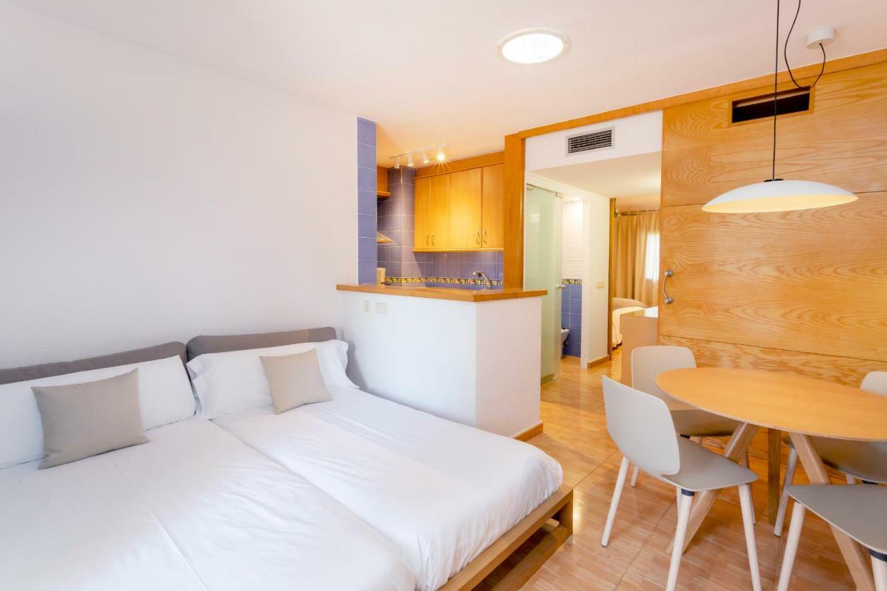 Ses Eufabietes Apartments & Restaurant Platja de Migjorn Zewnętrze zdjęcie